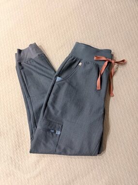 Figs Zamora Jogger Scrub Pants
- Heather Denim XSP
